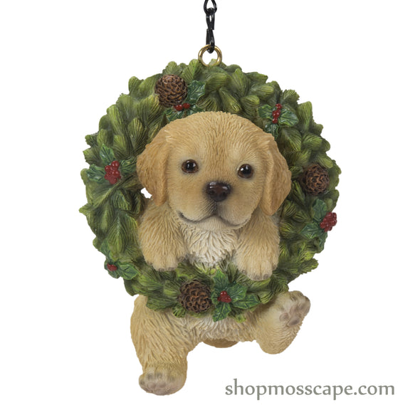 Hanging Round Holly Wreath with Golden Retriever