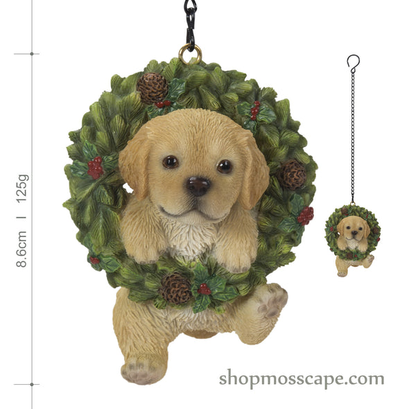 Hanging Round Holly Wreath with Golden Retriever