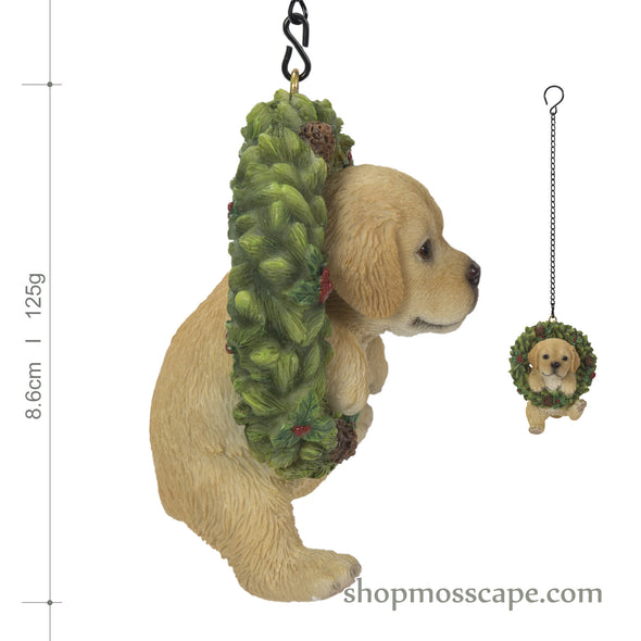 Hanging Round Holly Wreath with Golden Retriever